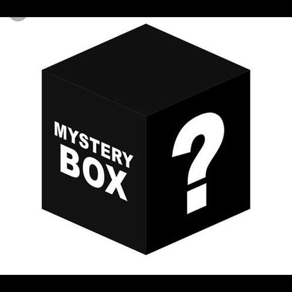 Introducing my new FREE PEOPLE 5pc Mystery Box - Picture 3 of 3